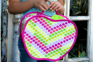 Apple Shaped Lunch Box Free sewing pattern & tutorial