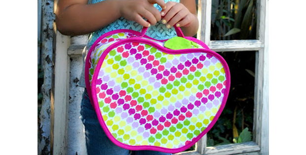 Apple Shaped Lunch Box Free sewing pattern & tutorial