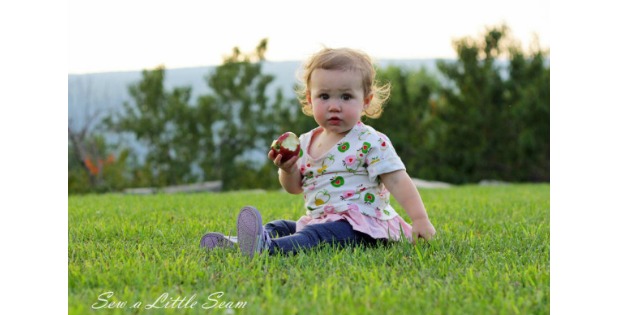 Apple Ruffle Top FREE sewing pattern (18 months)