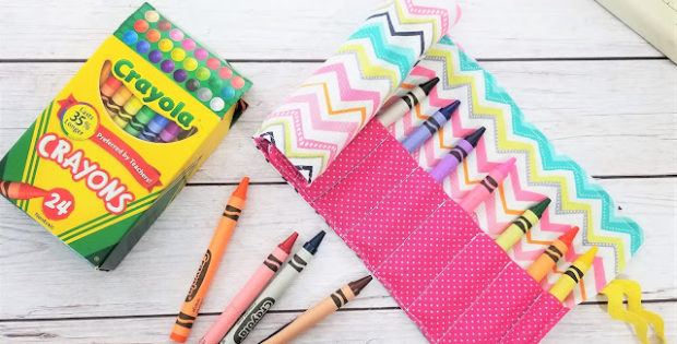 Fabric Crayon Roll Up Holder FREE sewing pattern