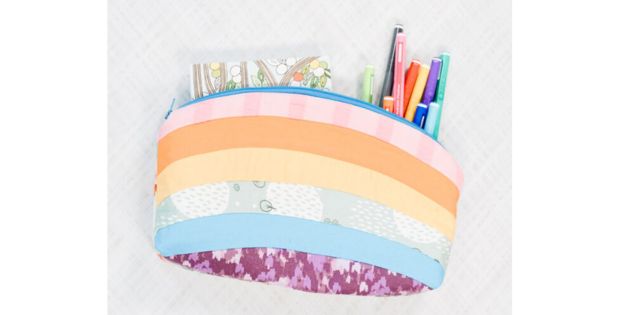 Curved Top Zipper Pouch FREE sewing pattern